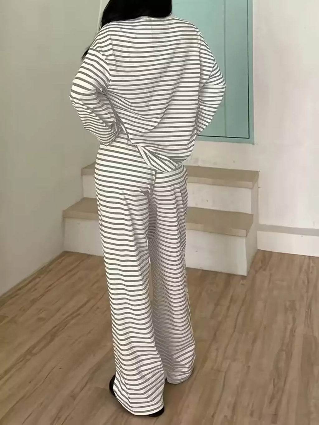 Striped two-piece set: round-neck top and drawstring pants, black and white