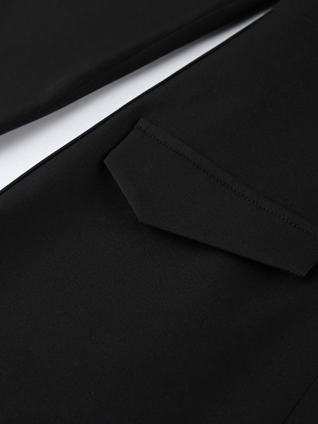 Black midi dress sleeve with side pocket and clean seam stitching