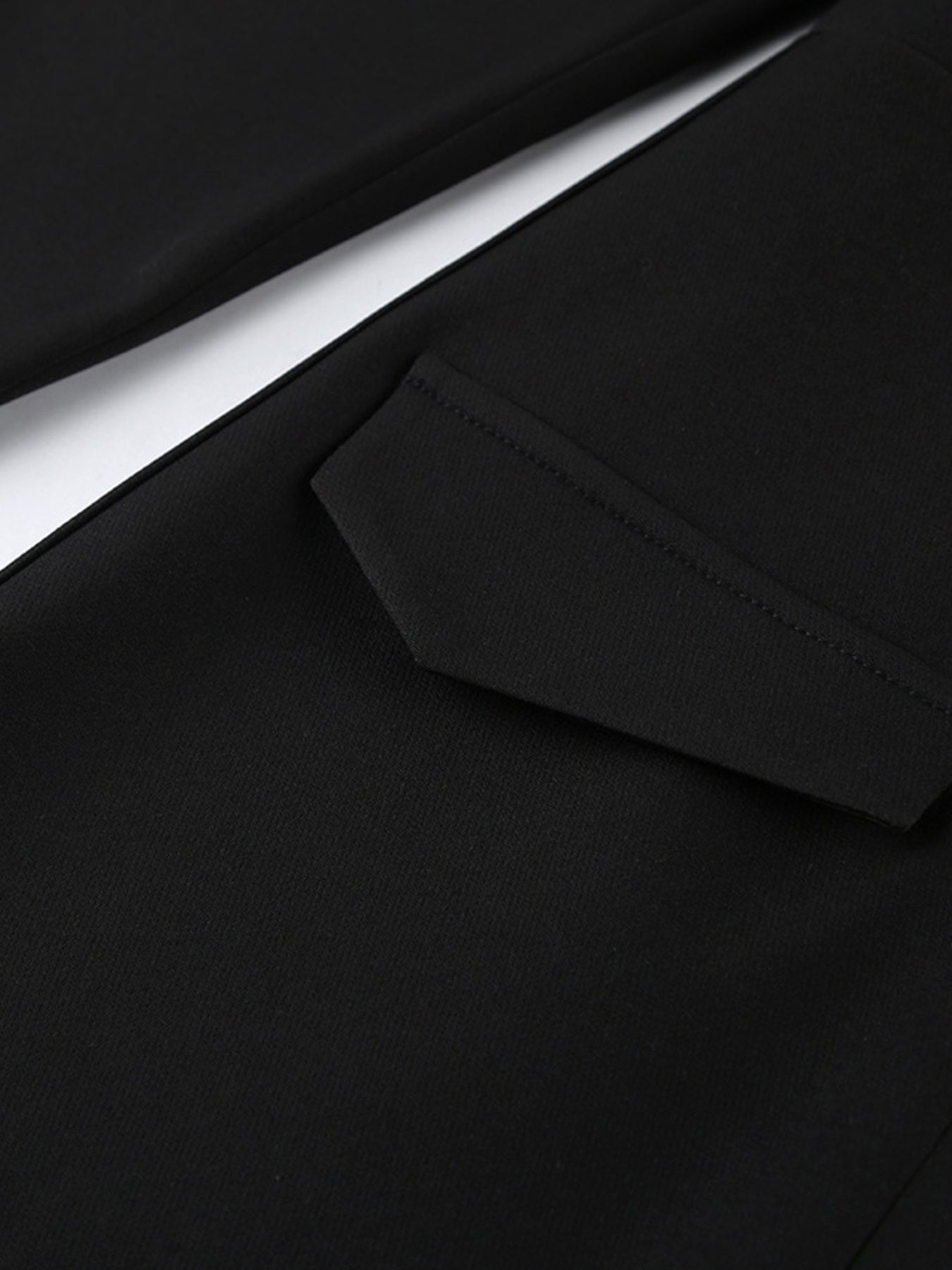 Black midi dress sleeve with side pocket and clean seam stitching
